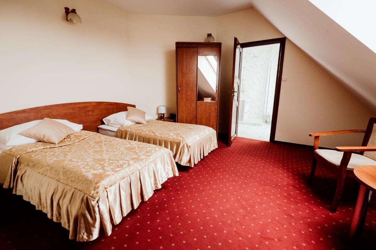 Hotel Groman Sekocin Esterno foto